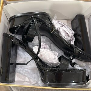 Never worn! Simmi London Coconut Heels